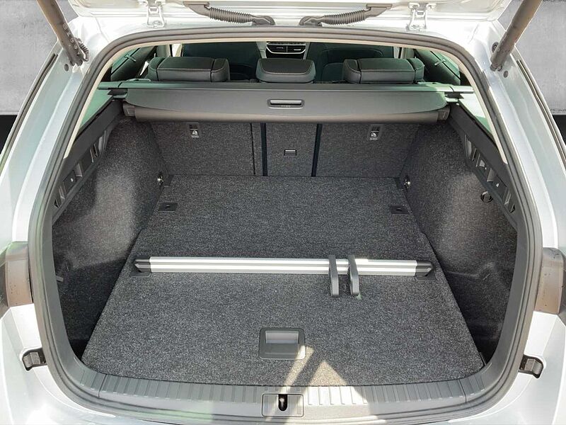 SKODA Octavia Combi Tour 2.0 TDI DSG