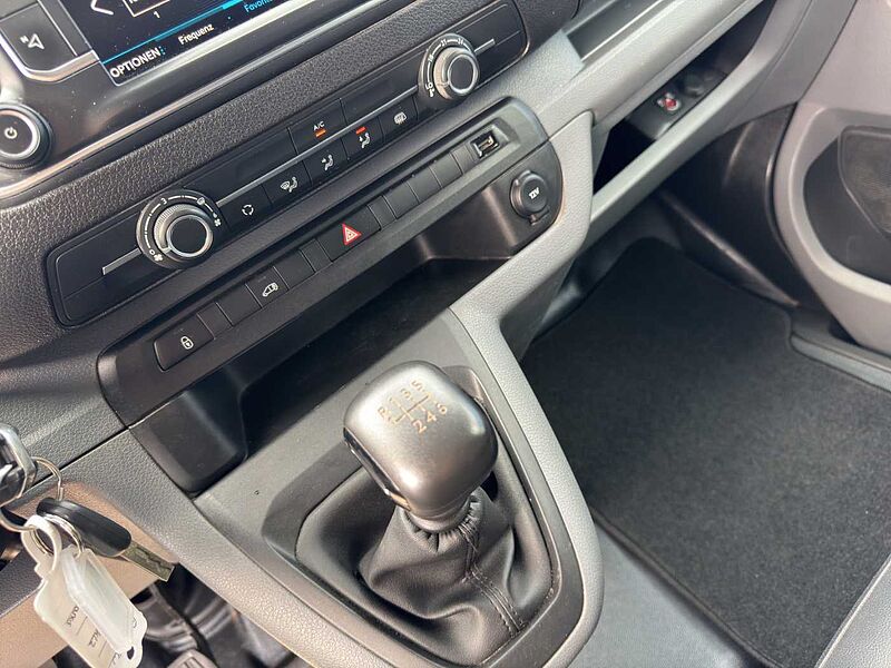 Peugeot Expert BlueHDi 120 L2H1 Premium