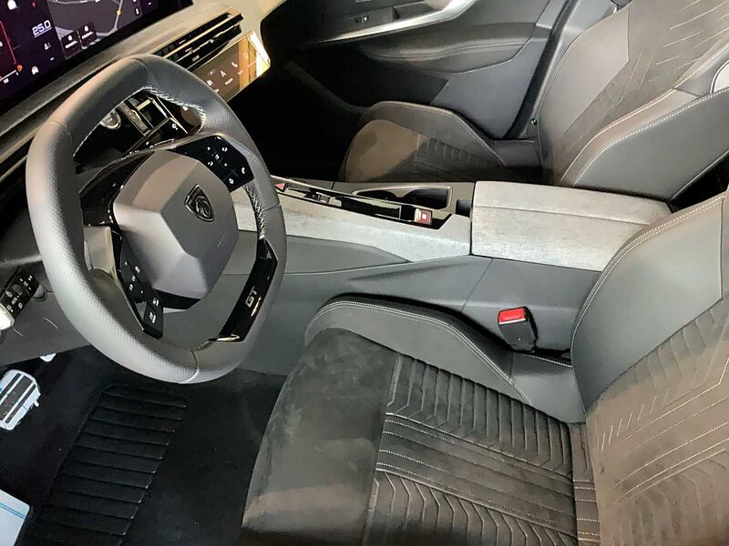 Peugeot 3008 GT Hybrid 136 e-DSC6