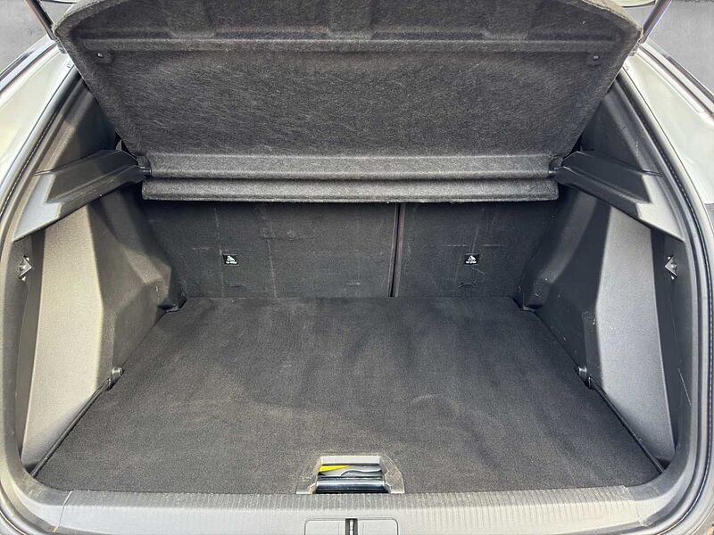 Peugeot 2008 Elektro Allure Pack 136
