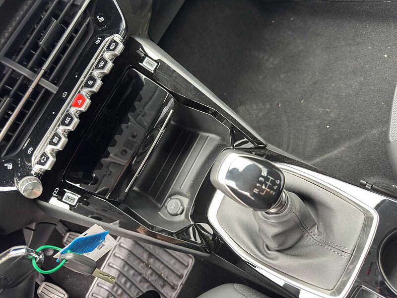 Peugeot 208 PureTech 100 Allure