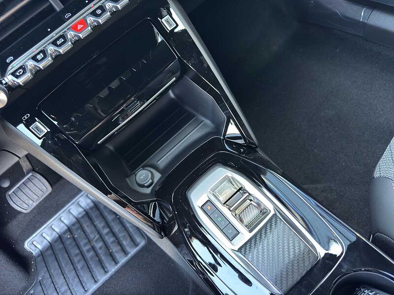 Peugeot 2008 PureTech 130 Allure