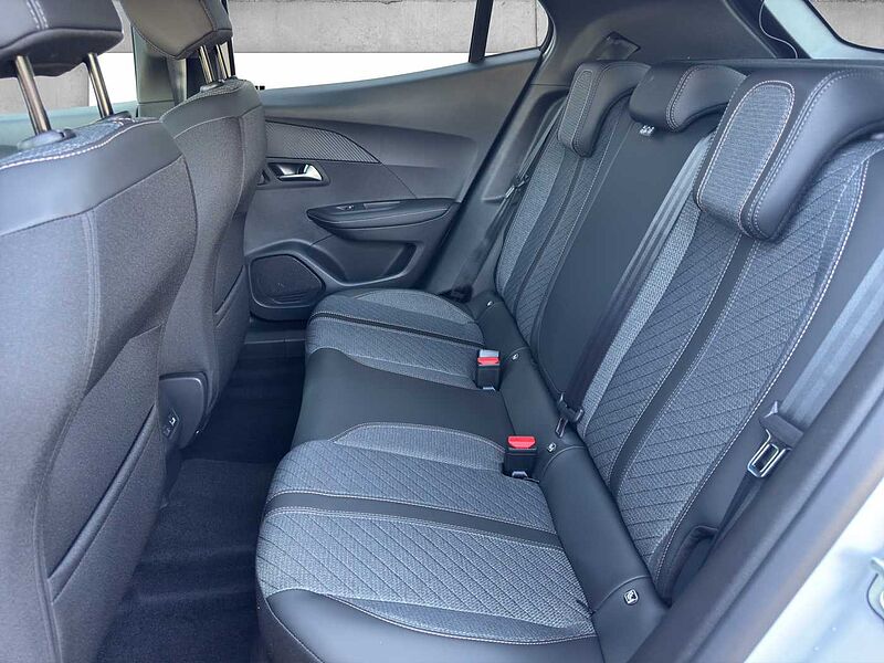 Peugeot 2008 PureTech 130 Allure